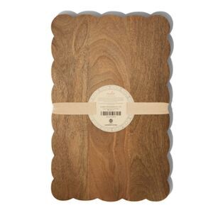 NWT … MELA ARTISANS “Scalloped Edge” Mango Wood Board